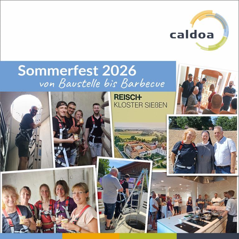 Mitarbeitende von caldoa besichtigen beim Sommerfest die Baustelle des Eisspeichers im Kloster Sießen bei Bad Saulgau und erhalten Einblicke in die innovative Energietechnik.